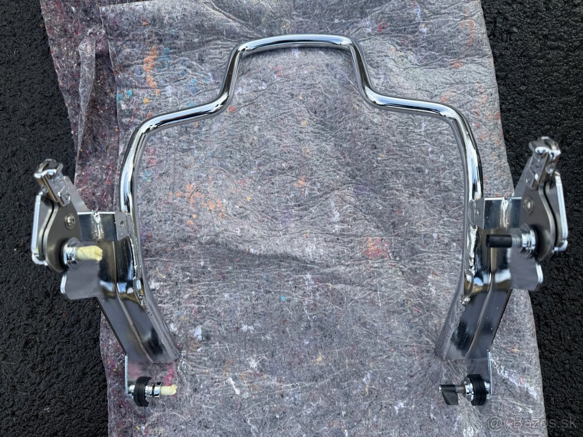 HARLEY DAVIDSON® BREAKOUT M8 SISSYBAR - 5