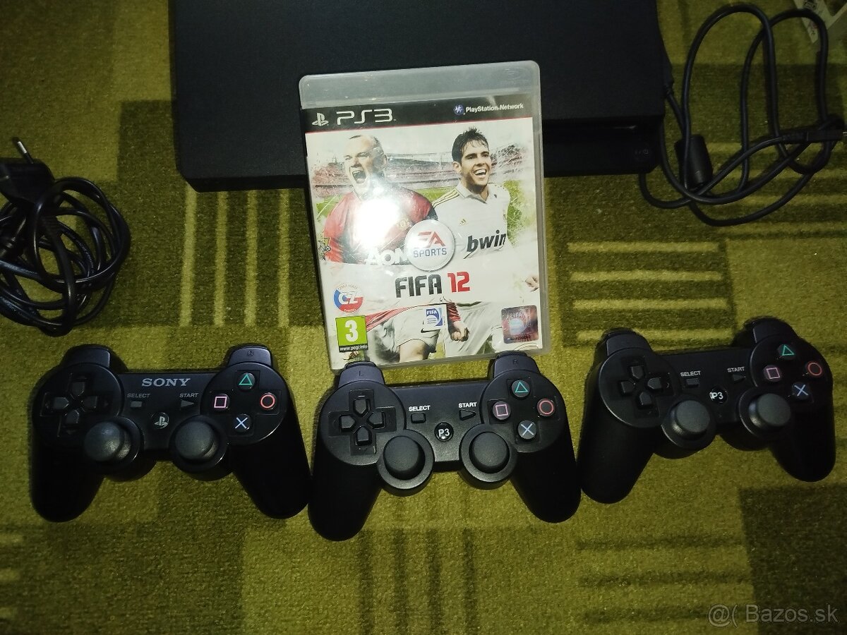 PlayStation 3, 7x hry, 3x ovládač - Grátis FIFA - 5