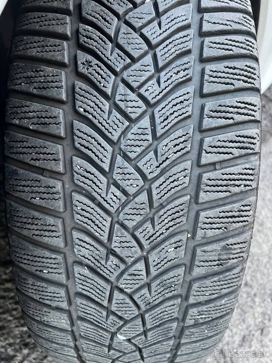 235/45 R18 zimná sada Škoda Superb 3 - 5