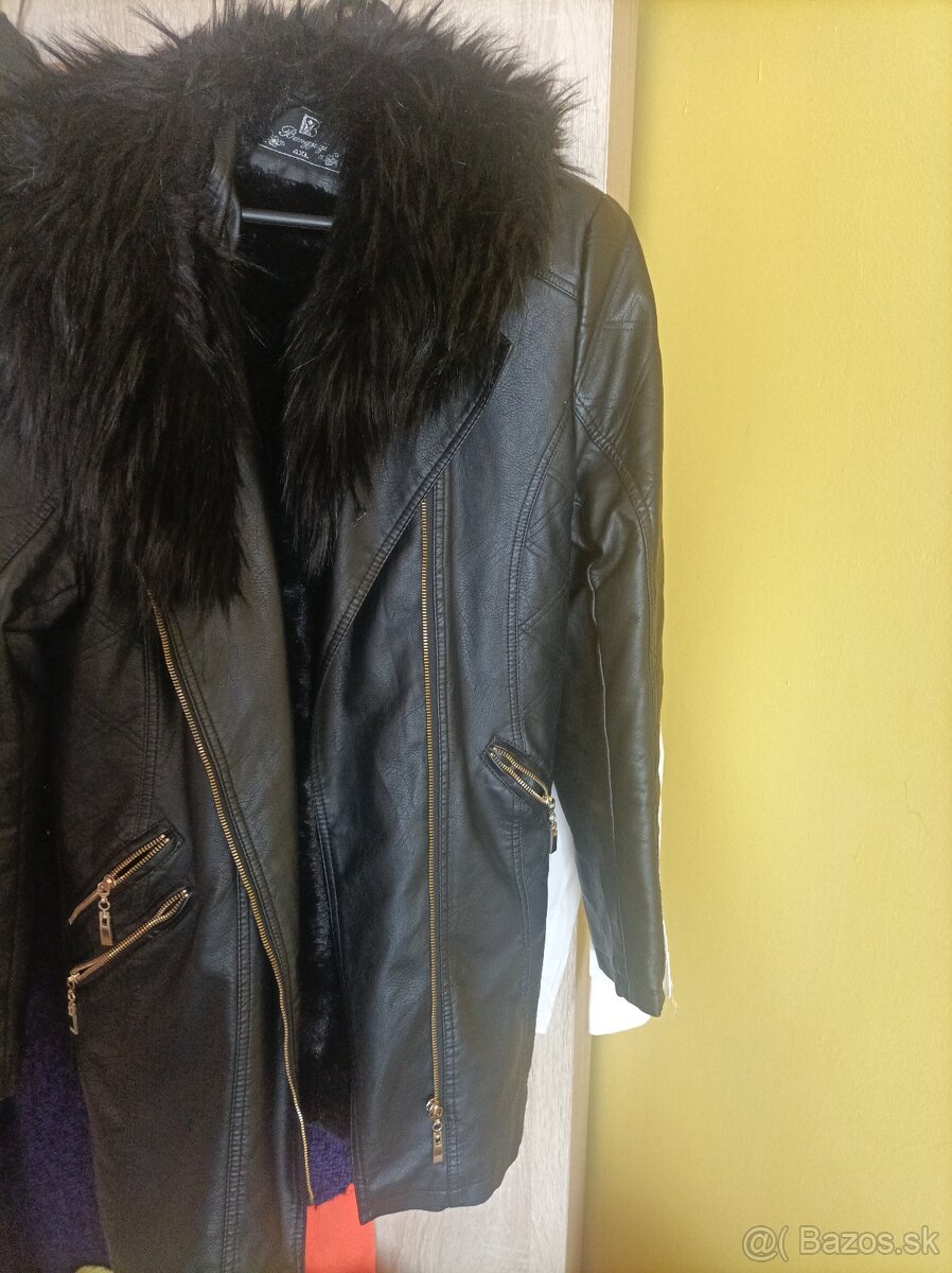 Elegantná dámska čierna kožená bunda s kožušinou - 5