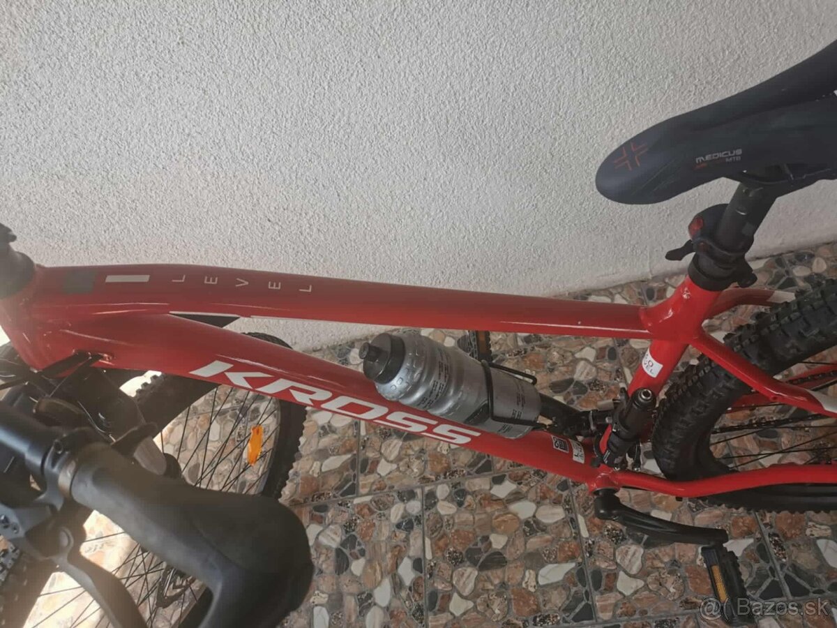 Kross Level 3.0 SR, hydraulické brzdy, Shimano Deore, Rám M - 5