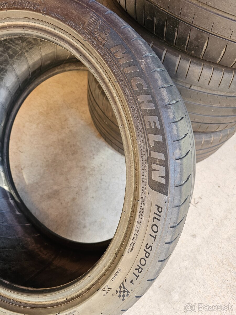 Michelin PILOT SPORT 4 . 245 /40 R19 - 5