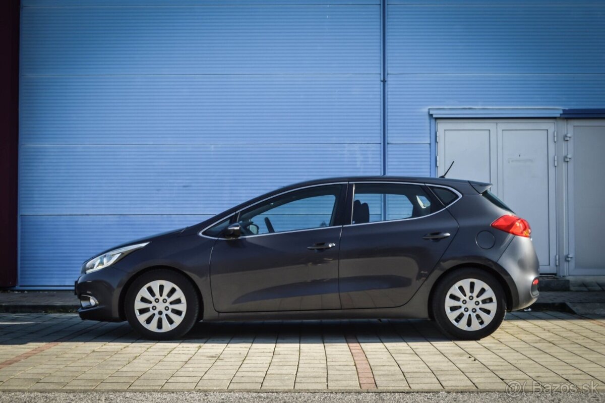 Kia Ceed 1.6 CRDi 81kW 2012 • 6 rýchlostí • Tempomat • - 5