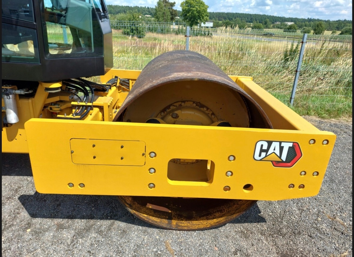 Valec Caterpillar CS64B - 5