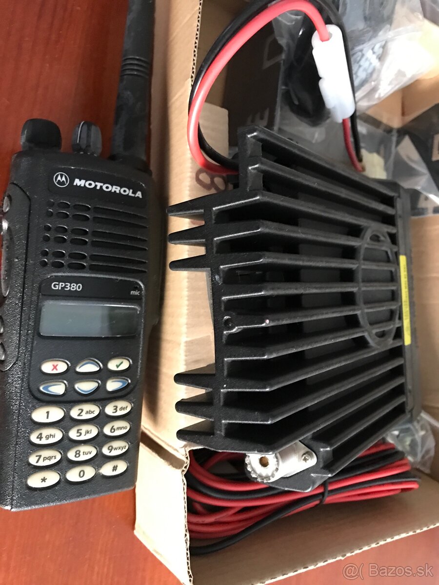 Výkonná vysielačka do auta 400-470MHz - 5