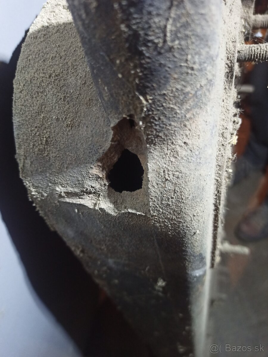 Kotol na tuhé palivo Viadrus U-26 liatinový 5 čl. - 5