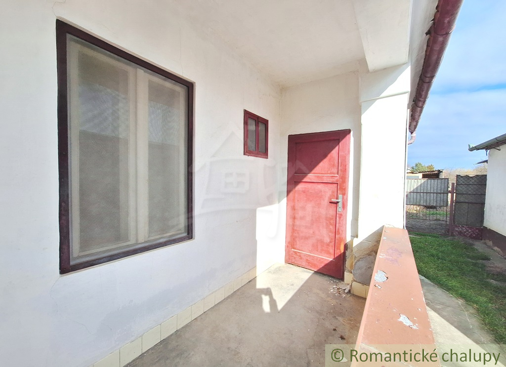 Zachovalý trojizbový rodinný dom s garážou v centre poduna - 5