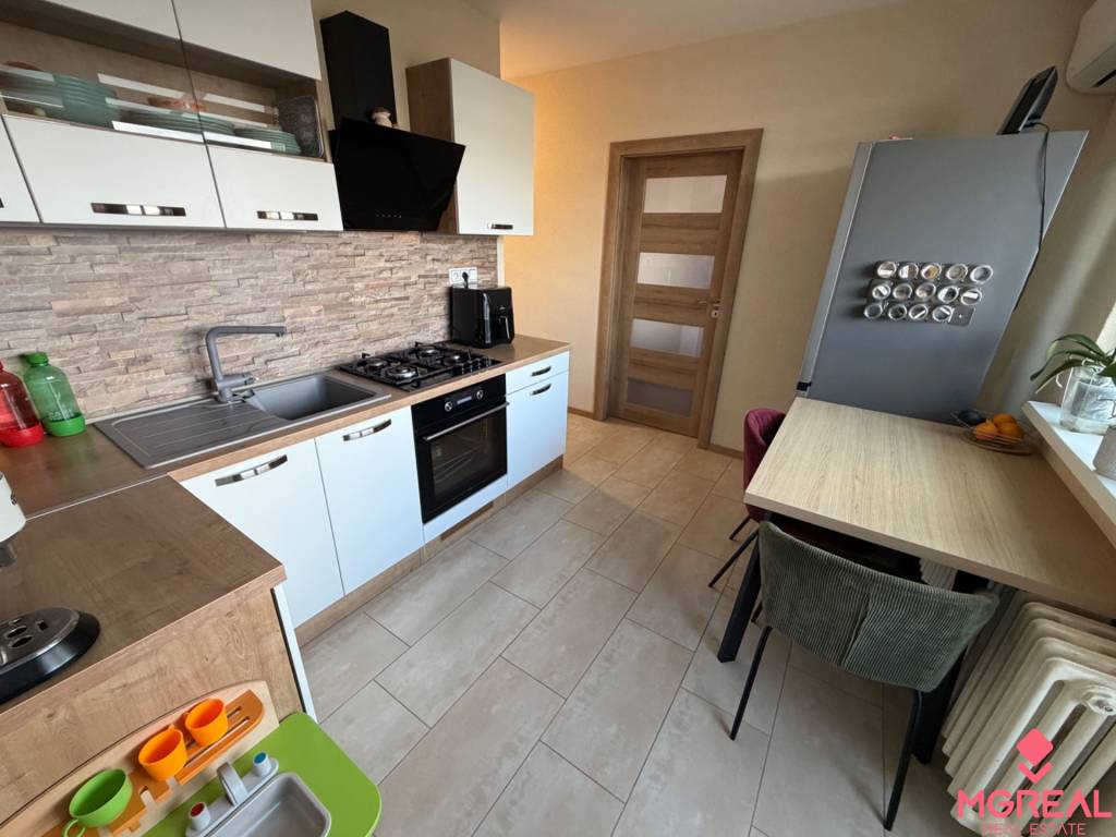 4 izbový byt s balkónom Topoľčany zariadený - 5