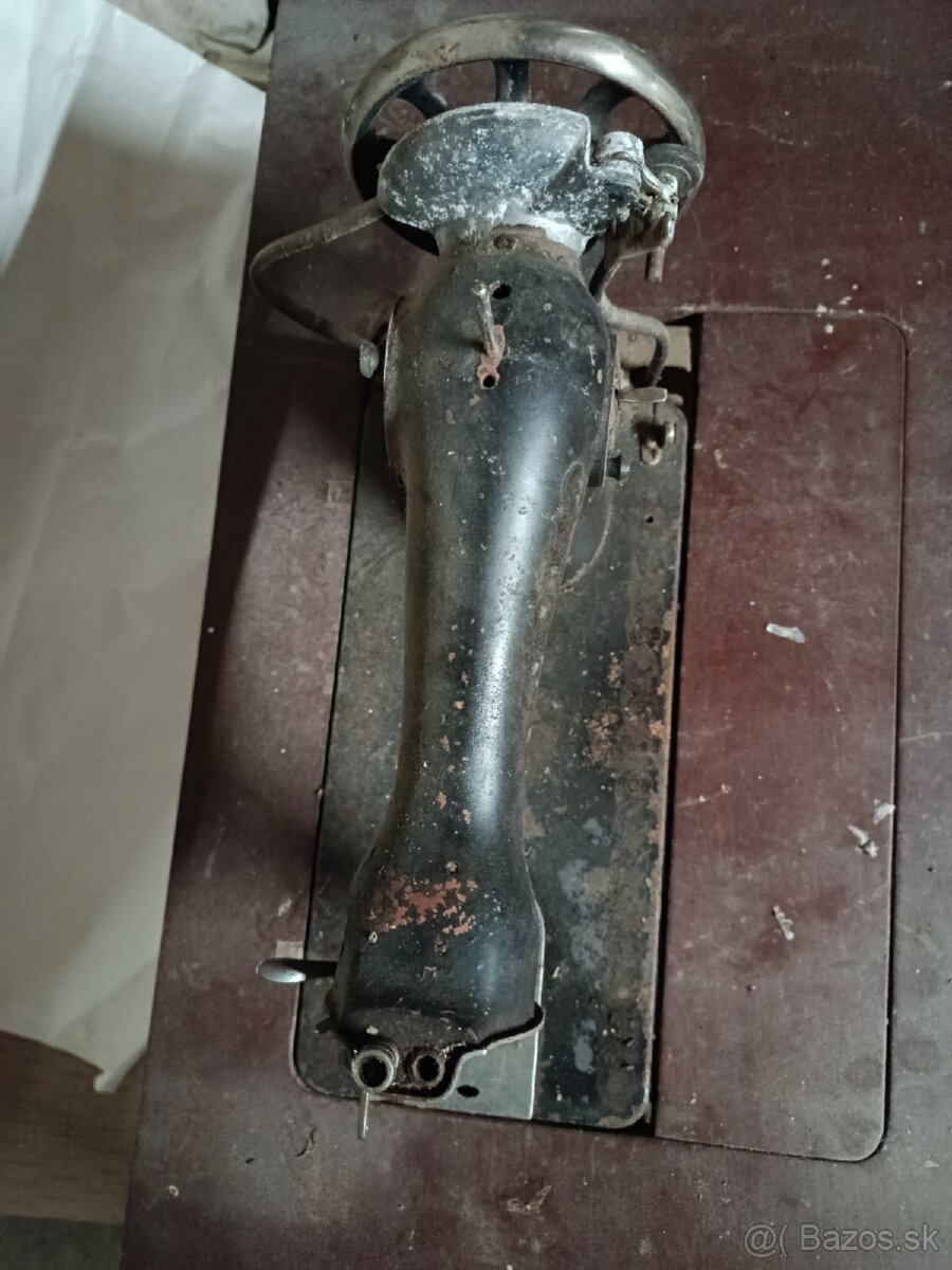 Starožitný šijací stroj - 5