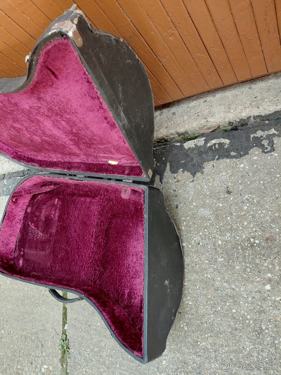 TVRDY KUFOR NA BARYTON - 5