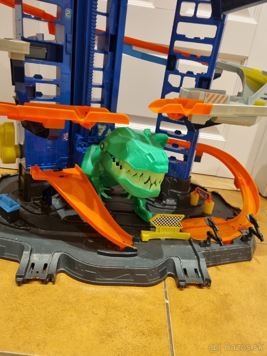 Hotwheels ultimate garage - 5