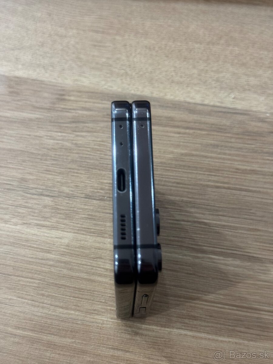 Samsung Z flip 5 512GB Graphite - 5
