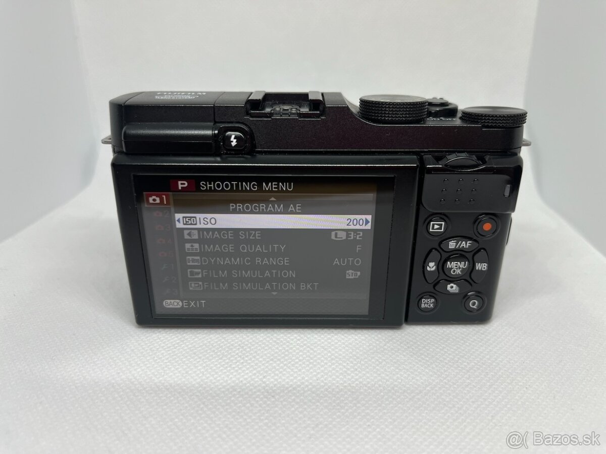 Fujifilm X-A1 + Viltrox AF 28mm f/4.5 - 5