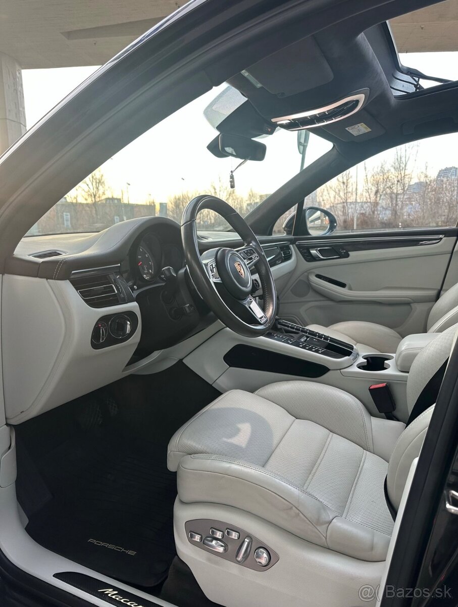 Porsche Mcan Turbo - 5