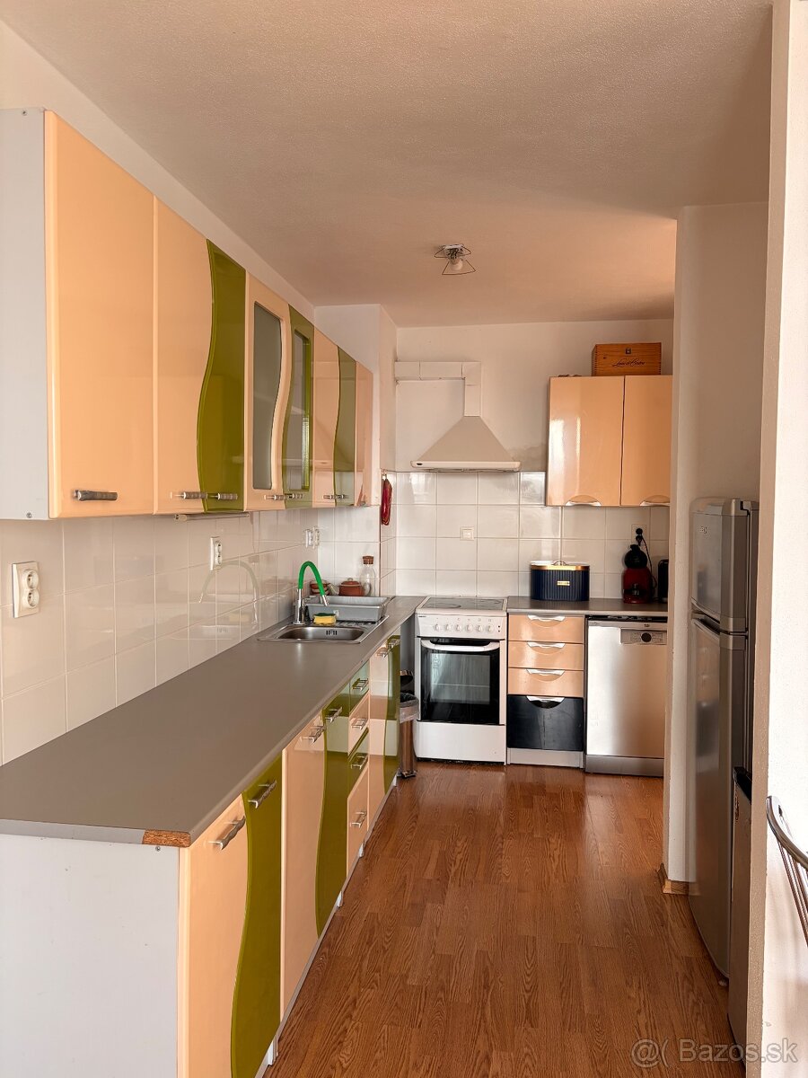 Predaj 4 izbový byt Bratislava - Nová Rožnavská - 5