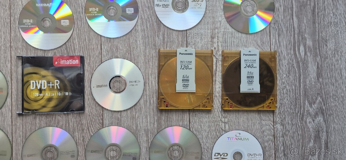 DVD A CD spolu cca 20 ks - 5