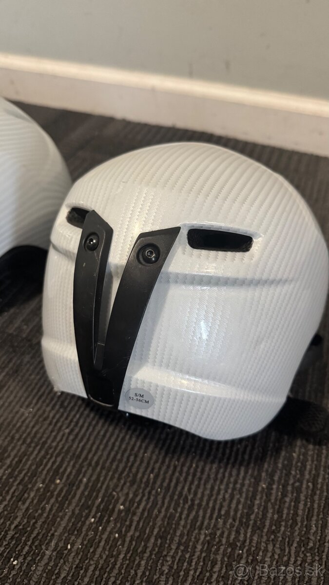 Lyziarske prilby a okuliare - 5