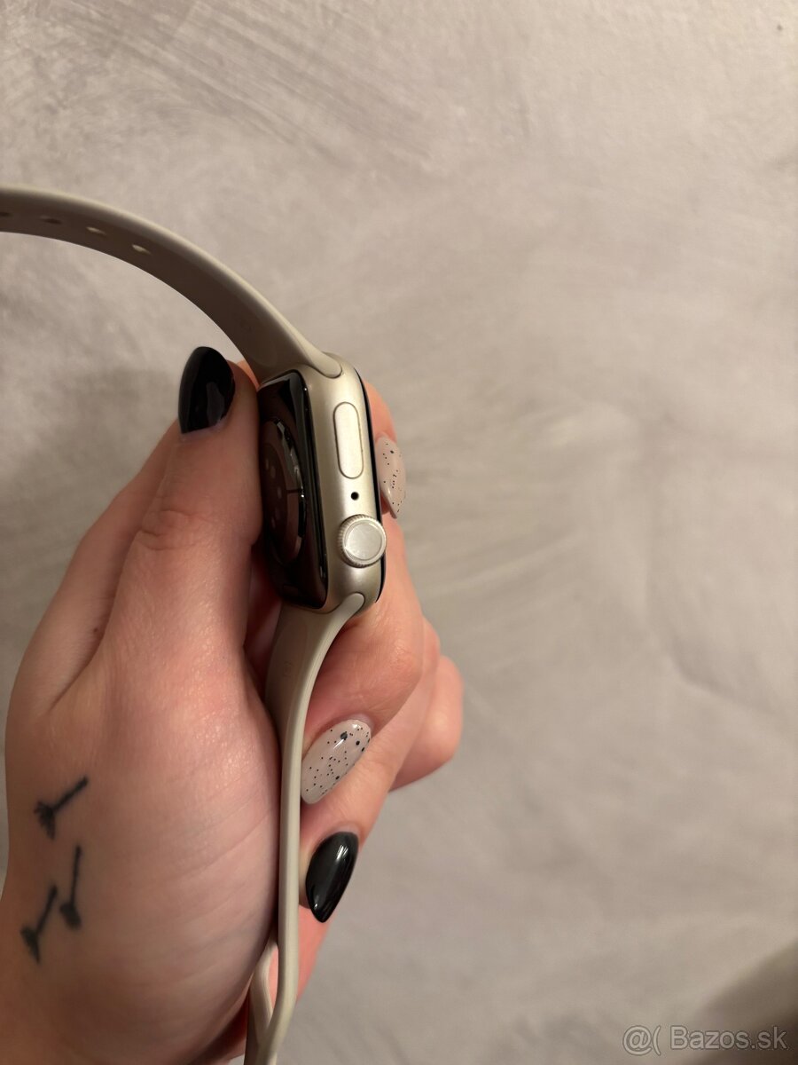 Hodinky Apple Watch 7 - 5