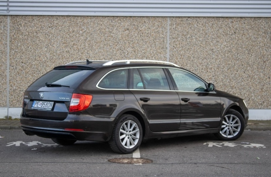 ŠKODA SUPERB 2.0 TDI DSG - 5