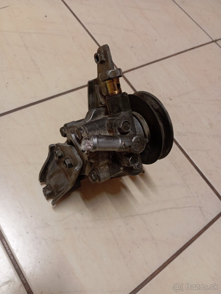 Servo čerpadlo Nissan patrol y61 2.8 - 5