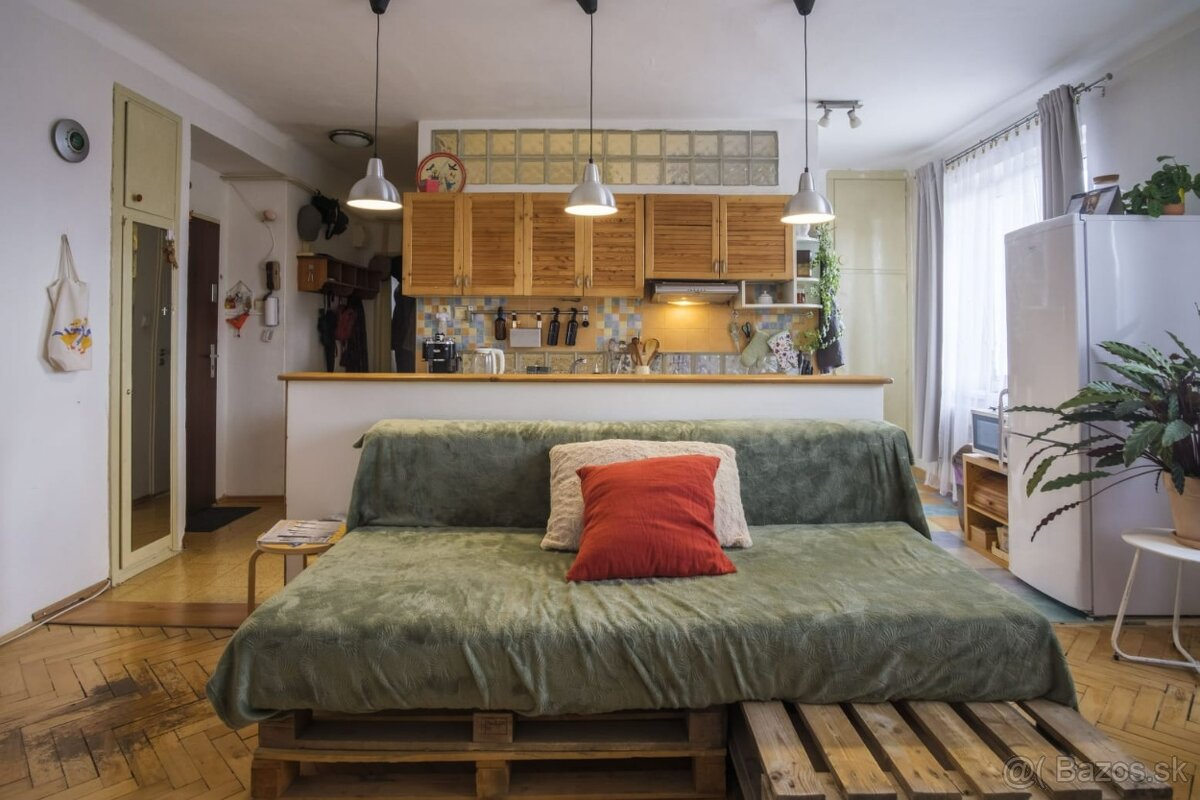 Prenájom 2-izbového bytu PP Banícka - 5