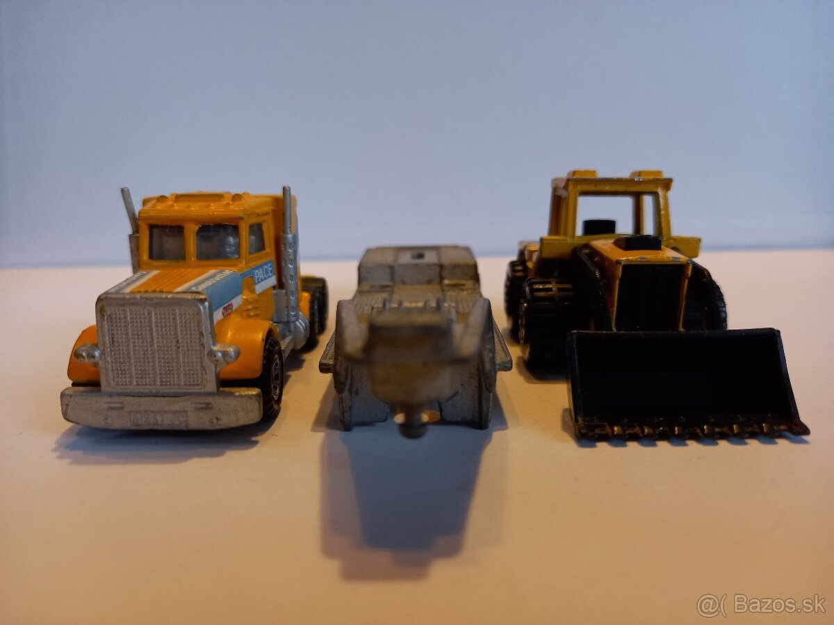 MATCHBOX CONVOY - PETERBILT + TRACTOR SHOVEL - 5