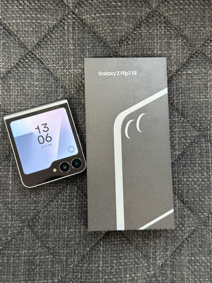 Samsung Galaxy Z Flip 7 FE White - 5