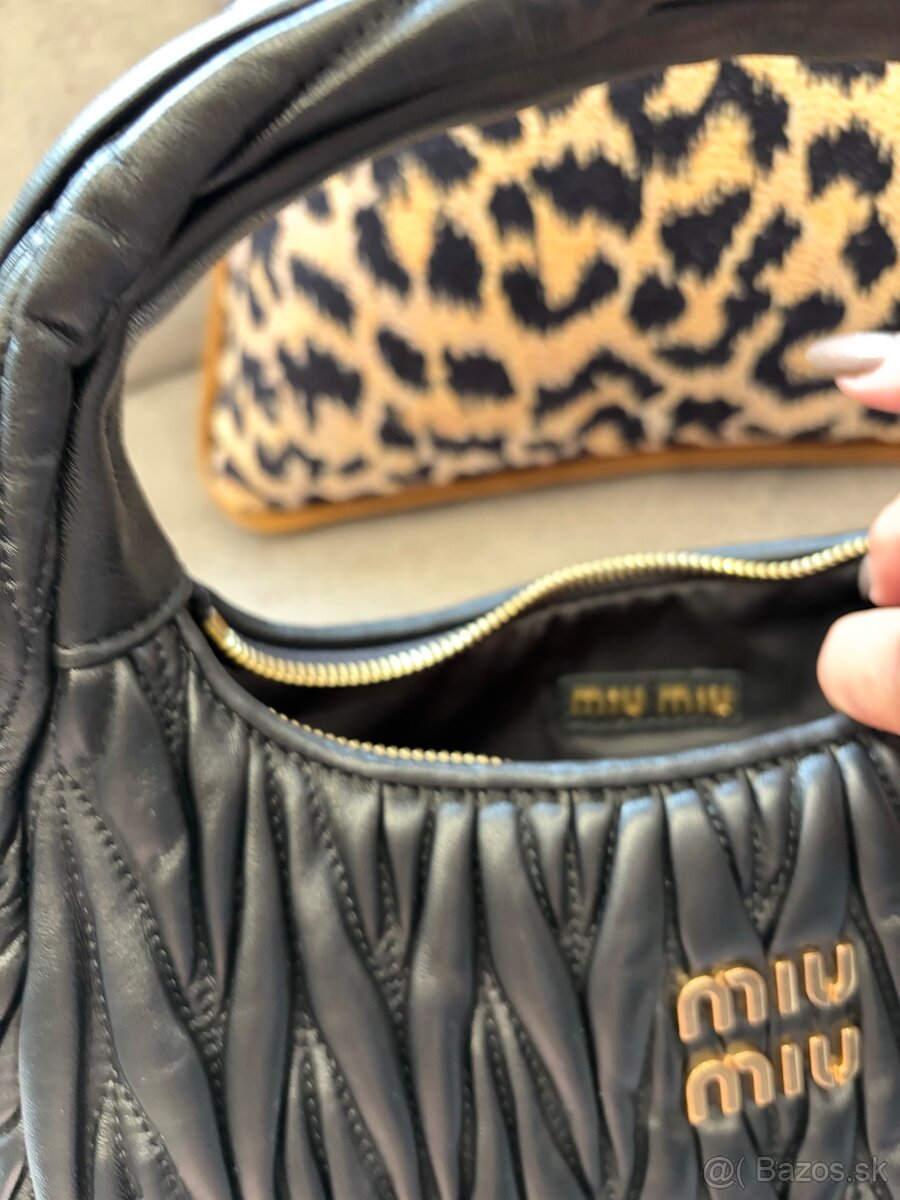 miu miu čierna kabelka - 5