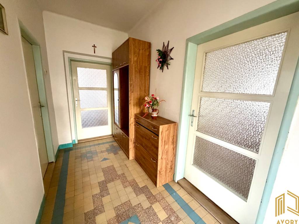 ROD. DOM s GARÁŽOU, POZEMOK 973m2, ŠAJDÍKOVÉ HUMENCE - 5