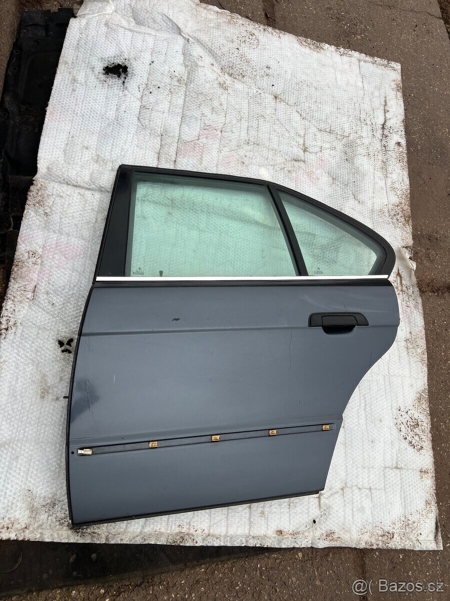 BMW e34 sedan / touring = karosářské díly - 5