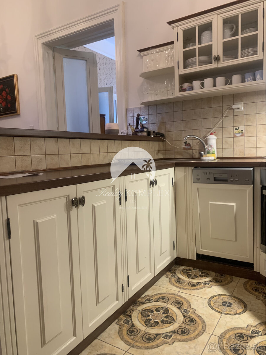 Reality Komplex s.r.o. Vám ponúka do PRENÁJMU čarovný, úplne - 5