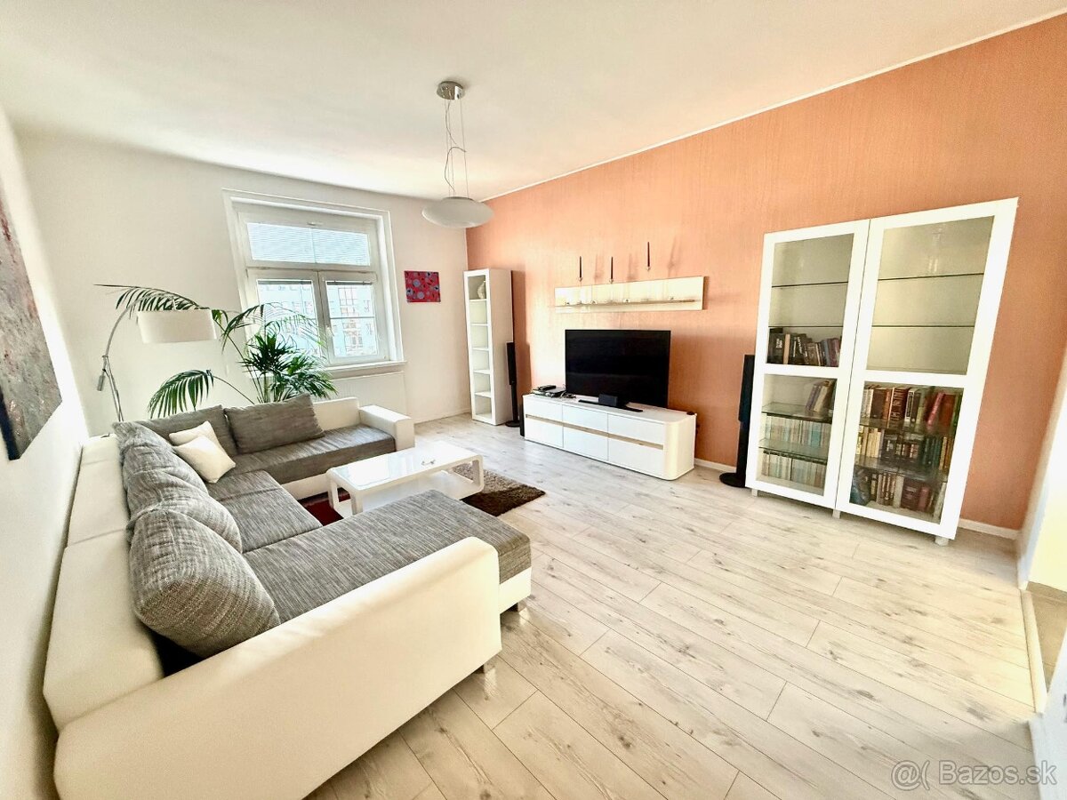 Krásny priestranný 3 izbový byt v centre BA - 5