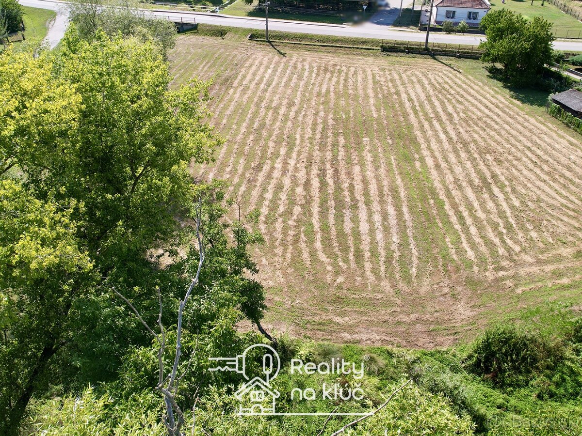 Na predaj veľký stavebný pozemok v obci Semerovo - 5