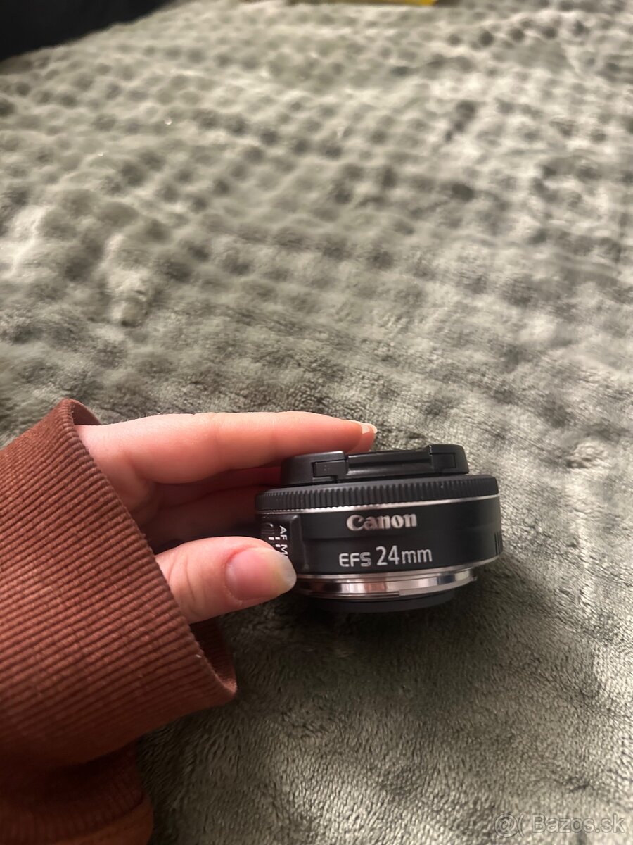 Canon EOS 7D Mark II + Canon EFS 24mm - 5