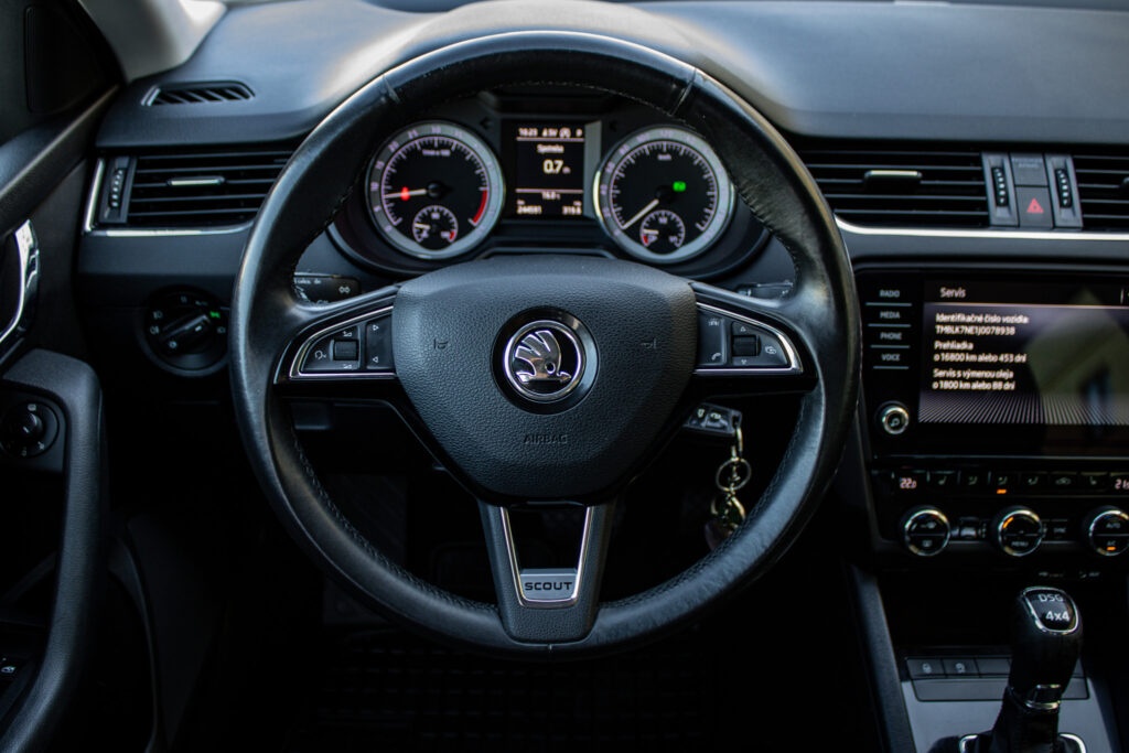 Škoda Octavia SCOUT 2.0 TDI DSG 4x4 - 5