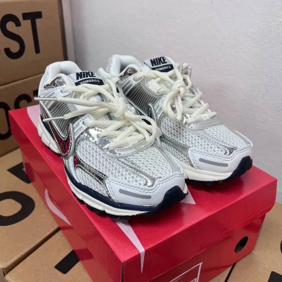 Nike Vomero 5 Photon Dust Metallic - 5