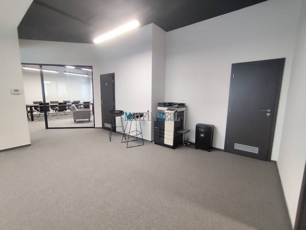 Polyfunkčný priestor s parkovaním v Nitre - 5