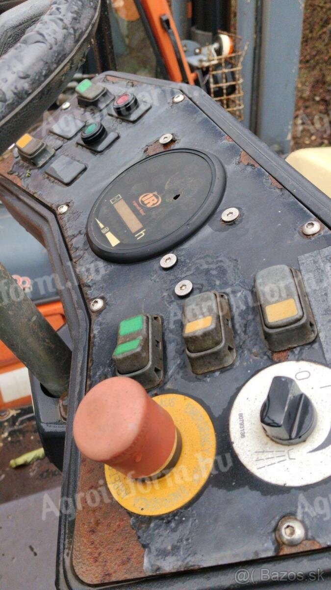 Vibračný cestný valec Ingersoll Rand DD22 - 5