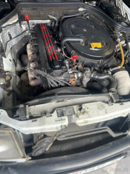 Mercedes 124 260E veterán - 5