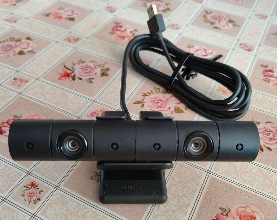 PlayStation 4 Slim 1TB + 2 ovladace a hry - 5