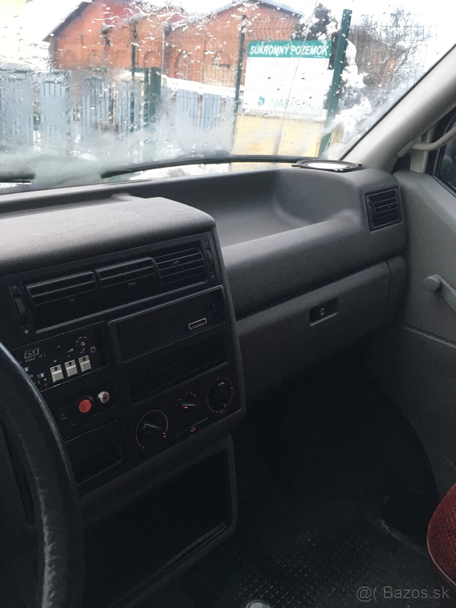 Predám VW transportér Long 2,5 benzin 85 kW - 5