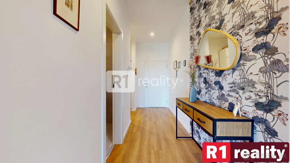 Na prenájom 2 izbový byt 45 m2 + terasa 15 m2 + 30 m2 predzá - 5