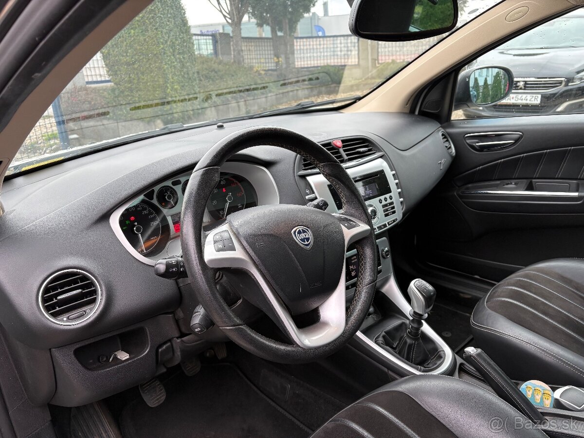 Lancia Delta 1,6 jtd - 5