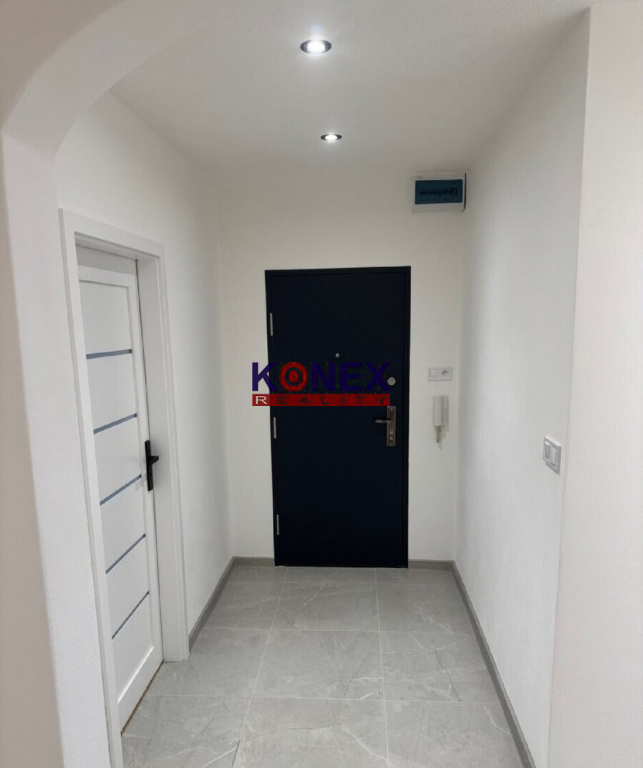 Na predaj moderný, kompletne zrekonštruovaný 4-izbový byt v - 5