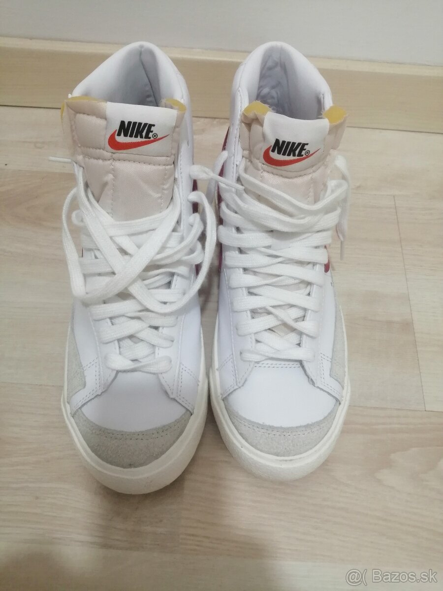 NIKE - 5