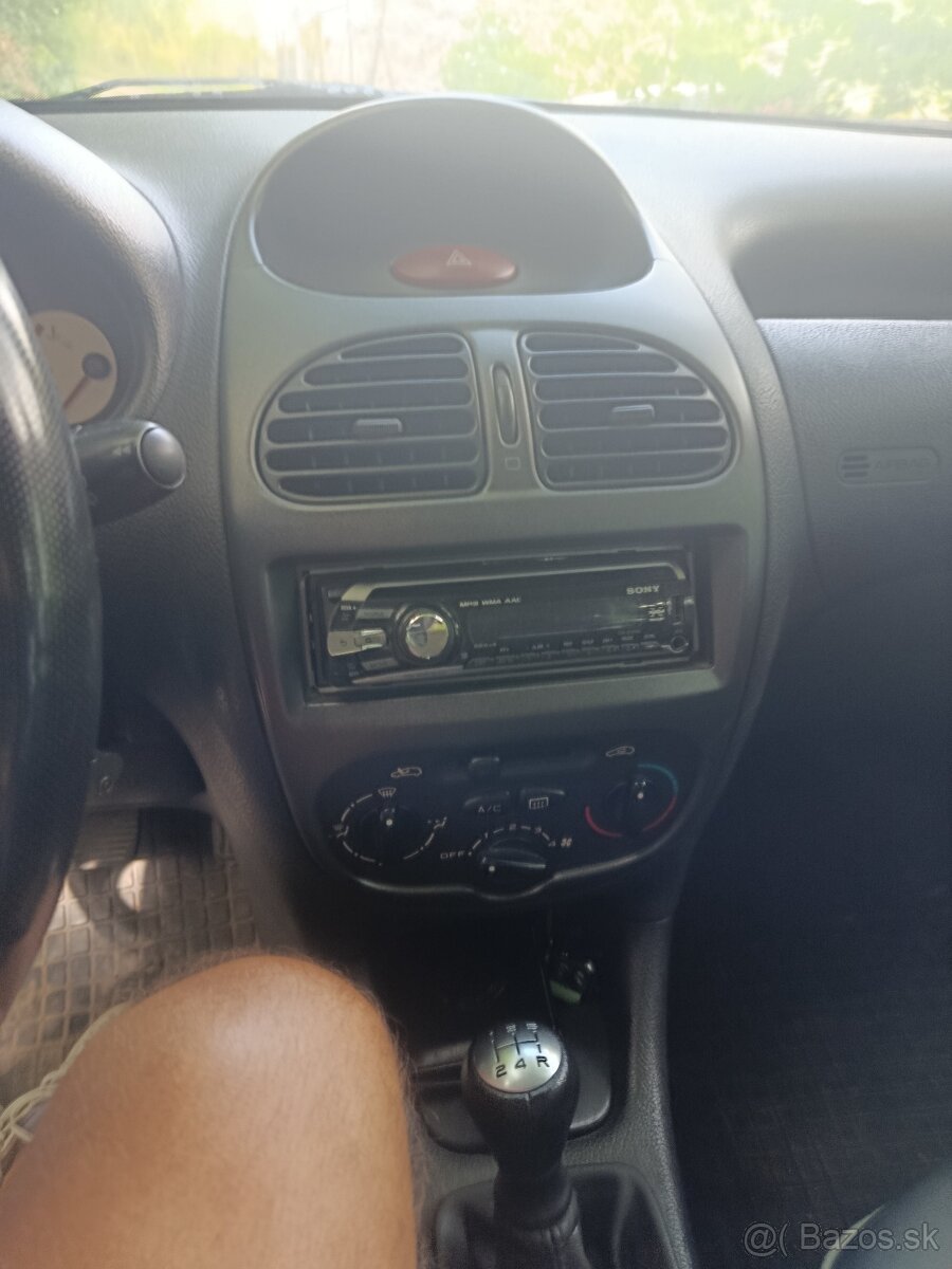 Peugeot 206, 1,4 benzín - 5