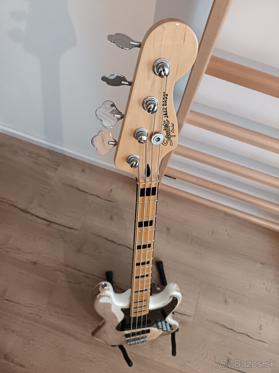 Squier jazz Bass - 5