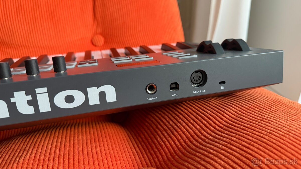 Predam Novation FLkey 37 MIDI klavesy - 5