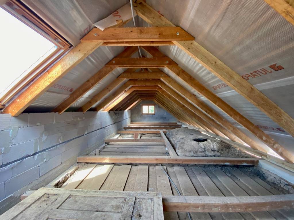 Výrazne znížená cena Na predaj dva domy s krásnym výhľadom - 5