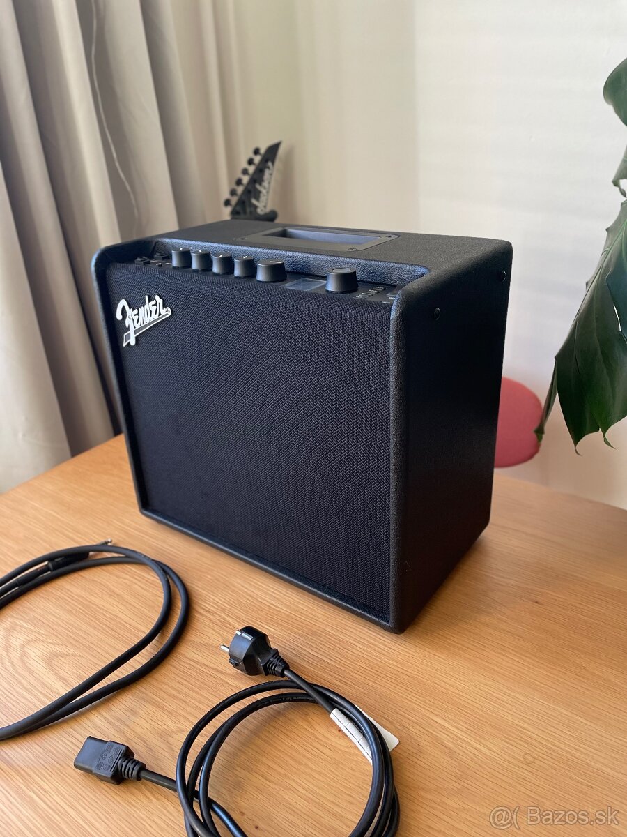 Fender Mustang LT25 Modelingové gitarové kombo - 5